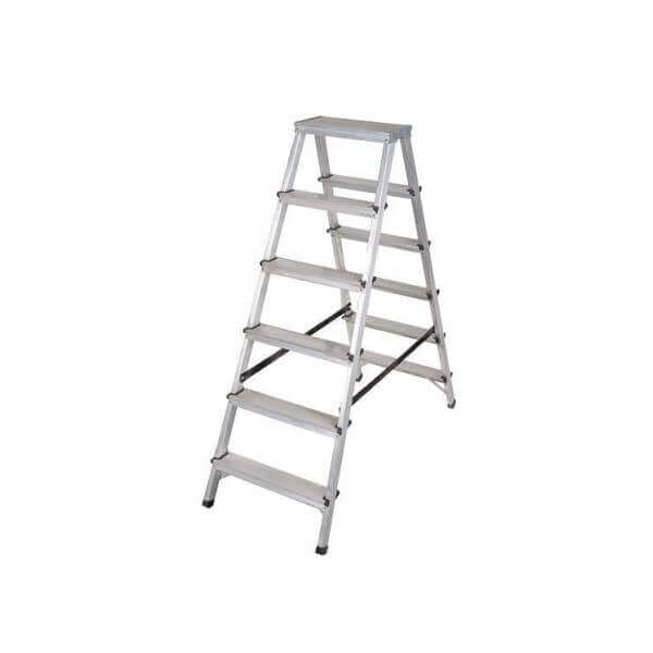 Алуминиева стълба двустранна MULTISYSTEM с 6 стъпала, идеална за безопасна работа на височина. Алуминиева стълба двустранна MULTISYSTEM с 6 стъпала, идеална за безопасна работа на височина.