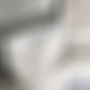 Долен шкаф за баня с стъклена мивка Makena в бял гланц, идеален за стилна и функционална баня.