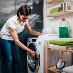 Маса за гладене, Сушилник за дрехи, Кош за пране, Кош за боклук, Чувал за смет, Дозатор за течен сапун