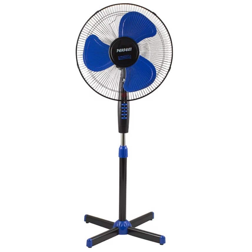 Вентилатори – настолни, стойкови и таванни, подредени в помещение